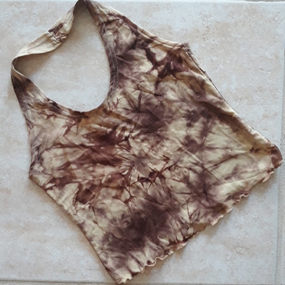 Adorable halter crop top - Picture 3 of 8